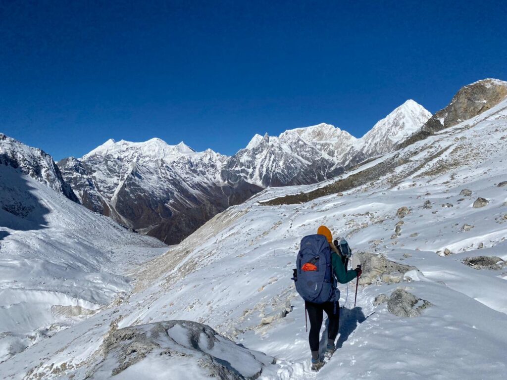 conquering larkya pass 5106 m